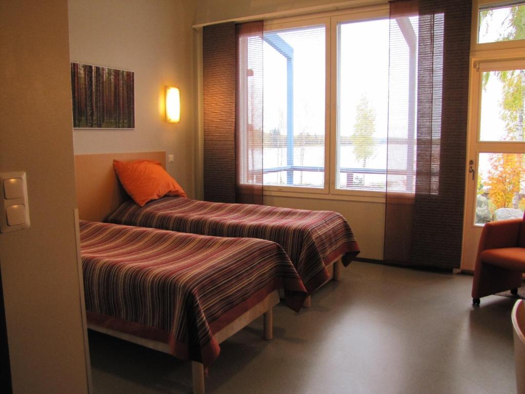 Hotel Jokiniemen Matkailu à Alapitkä Extérieur photo